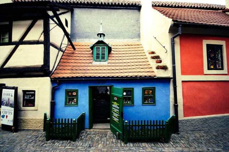 Prague: Prague Castle Guided Tour with Entrance Ticket - Key Points / Takeaways