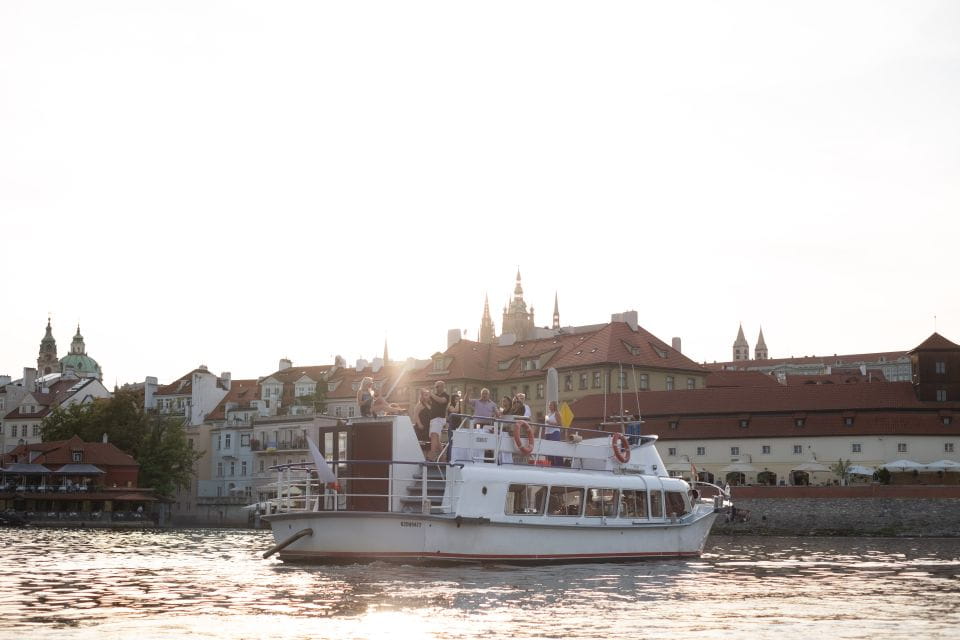 Prague: Private Beer Boat Cruise With Unlimited Beer - Event Suitability