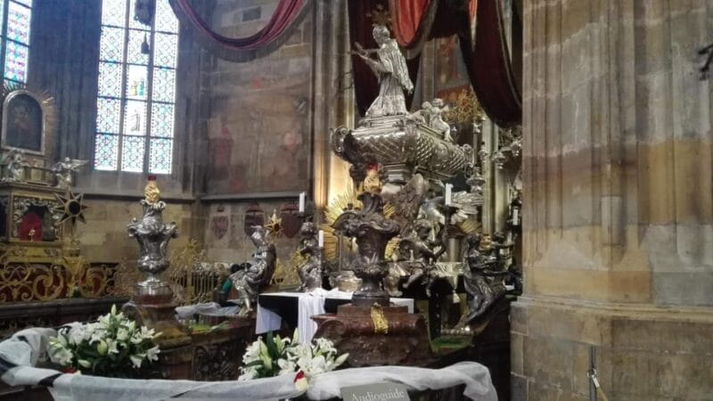 Prague: Private tour of Prague castle, meet up at hotel - Who Is This Tour Best Suited For?