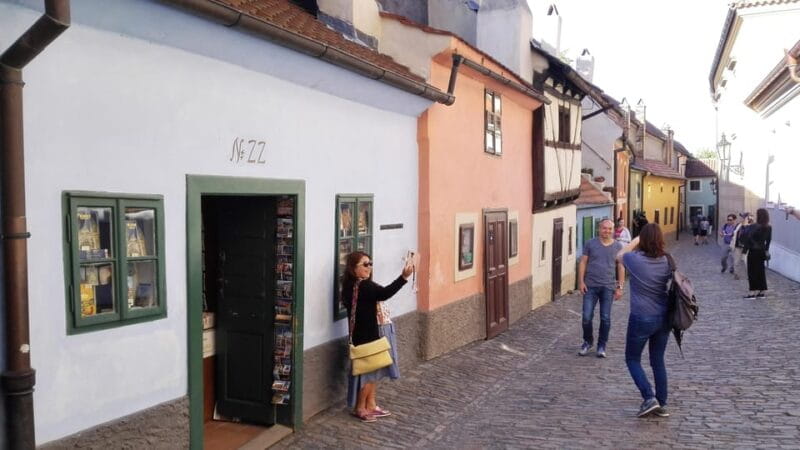 Prague: Private tour of Prague castle, meet up at hotel - FAQ