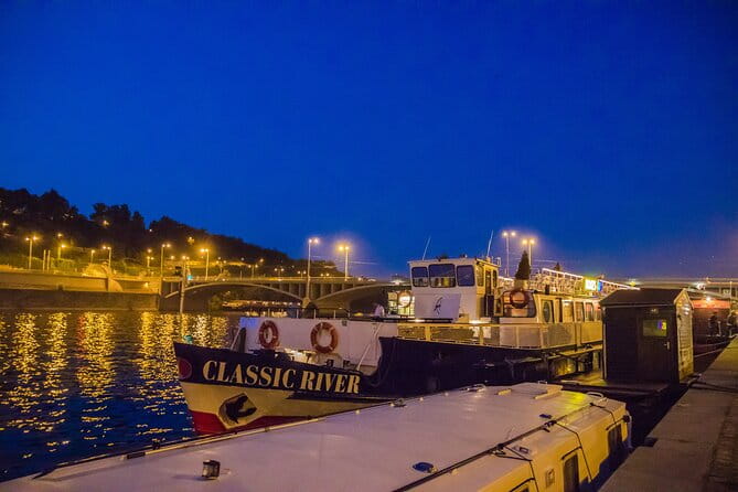 Prague: Sightseeing Boat Cruise with Buffet Dinner - FAQs About the Prague Sightseeing Boat Cruise with Buffet Dinner