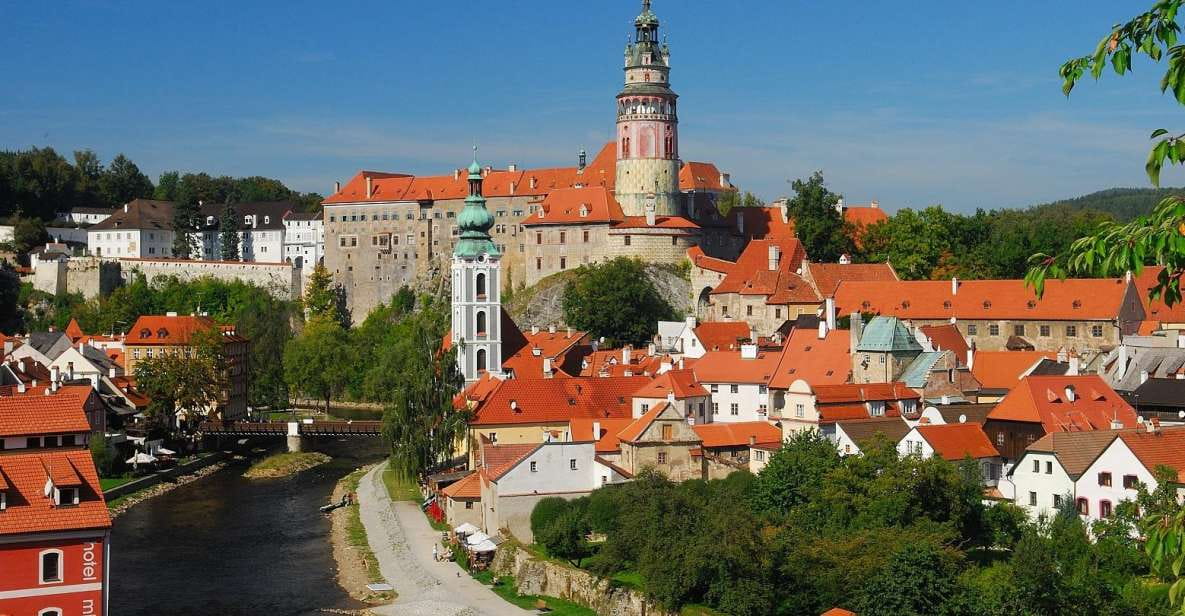 Prague: Sightseeing Transfer to Vienna via Cesky Krumlov - Key Points