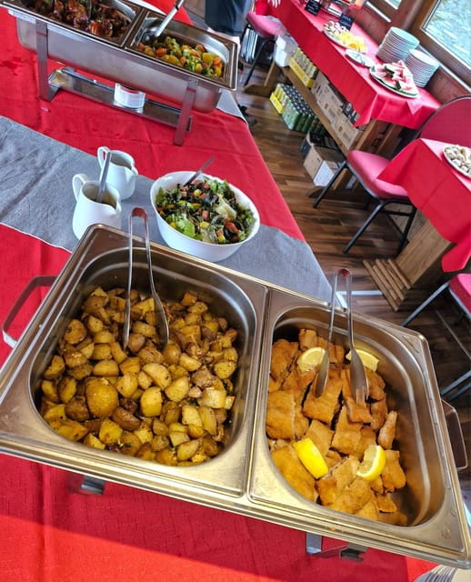 Prague: Valentine's Day Cruise with Dinner and Prosecco - A Romantic Vltava River Escape in Prague