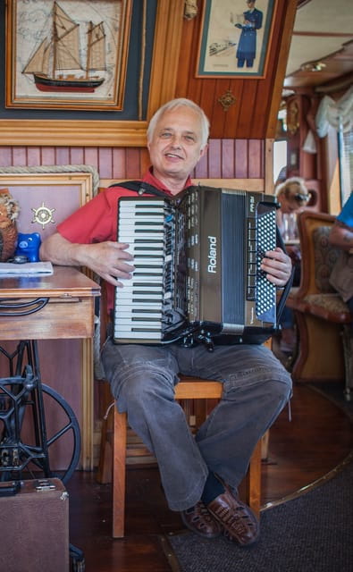 Prague: Vltava River Evening Dinner Cruise - Key points / Takeaways