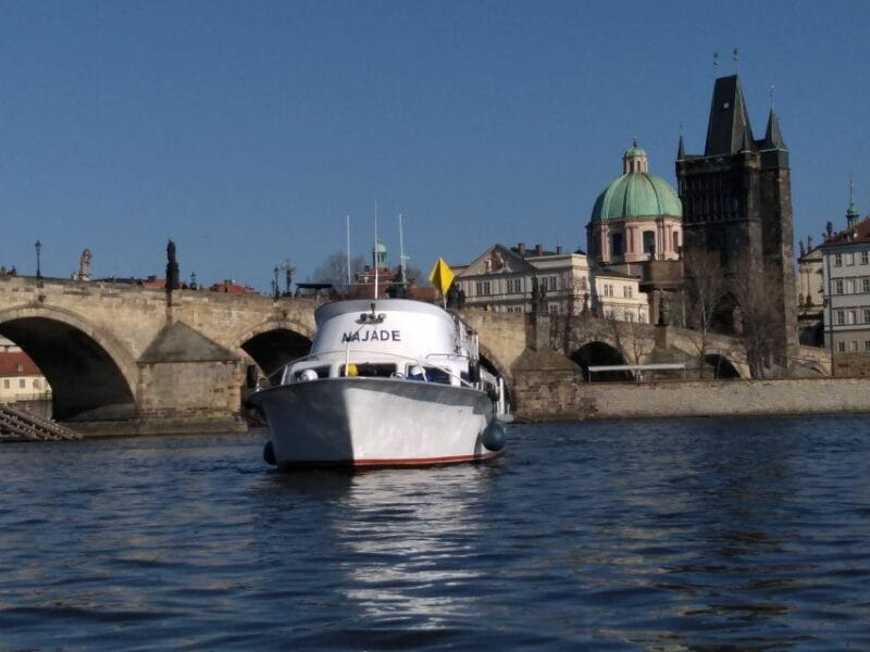 Prague: Vltava River Private Boat Party with Drinks - Practical Tips for Your Trip