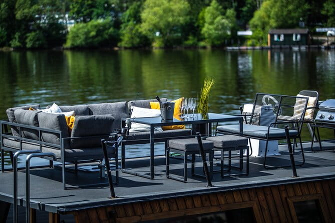 Prague YachtBoat CLASSIC cruise with Unlimited Beer or Prosecco - Who is this cruise best suited for?