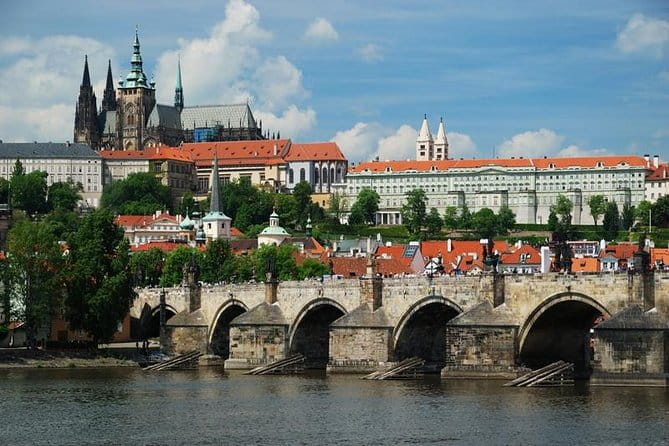 Prague's charming old places tour in Russian language - Tasting Prague: Food, Drinks, and Local Flavors