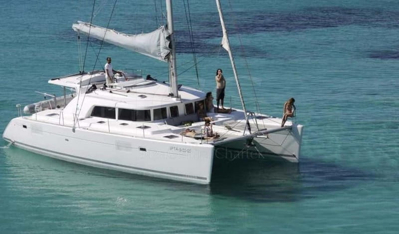 Premium and exclusive catamaran in Lanzarote - Key Points / Takeaways