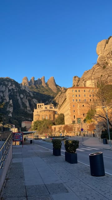 PREMIUM: EXPERIENCE IN MONTSERRAT - BARCELONA - Entering Montserrat: A Scenic Ascent from Barcelona