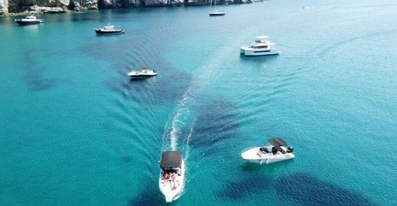PREMIUM PRIVATE Blue Cave- tour with luxury speedboat - The Speedboat: A Comfortable and Stylish Ride