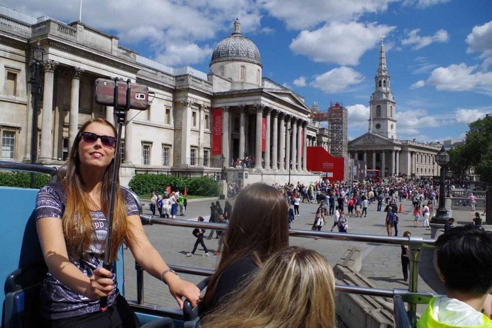 Princess Diana Accredited Exhibition With Afternoon Tea Bus - Multimedia Experiences