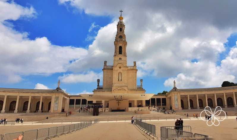Private 1-Day Tour to Fátima Batalha Nazaré and Óbidos - Discovering the Heart of Portugal: What to Expect on this Private Tour
