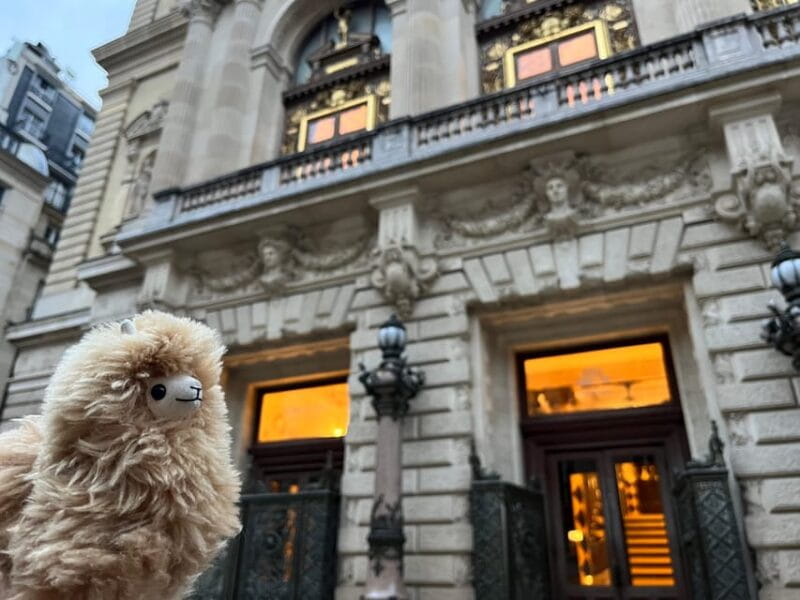 Private 2-3 hours Montmartre walking tour - Timeless charm - Artistic Heritage and Local Legends