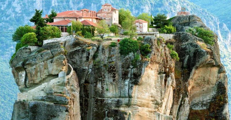 Private 2-Day Tour to Delphi & Meteora from Athens - Entering Greece’s Iconic Sites: A Detailed Look