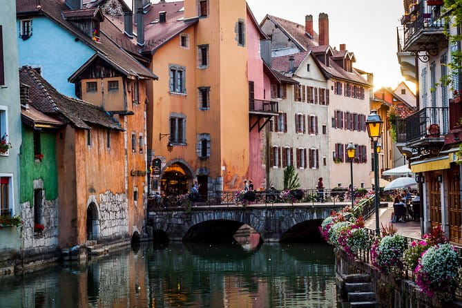 Private 2-hour Walking Tour of Annecy with official tour guide - Frequently Asked Questions