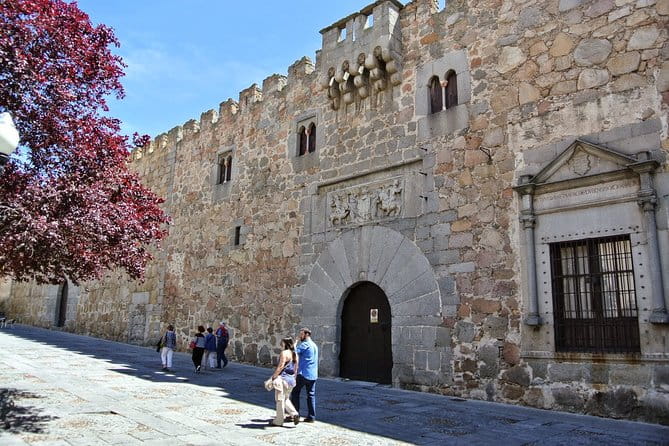 Private 3-hour Walking Tour of Avila with official tour guide - Price and Value