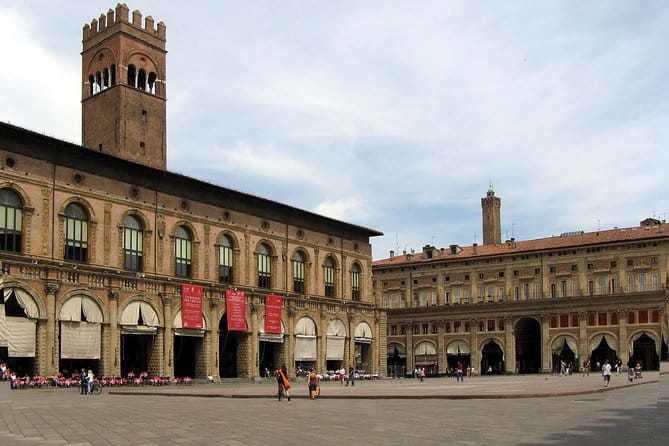 Private 3-hour Walking Tour of Bologna with private official tour guide - Walking Through Bologna: An In-Depth Review