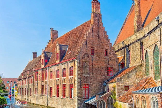 Private 3-hour walking tour of Bruges with official tour guide - FAQ