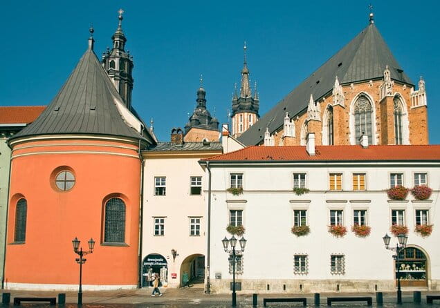 Private 3-hours Walking Tour of Krakow with official tour guide - Exploring Krakow’s Old Town in Depth