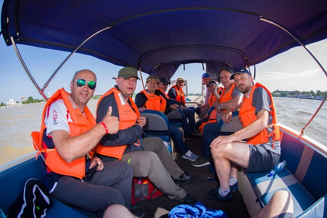 PRIVATE 4-5h speedboat tour to the village Mila23 - FAQs