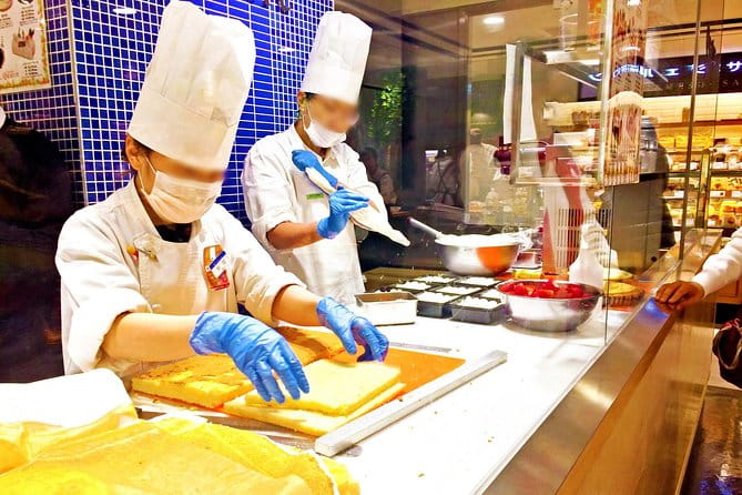 PRIVATE 4-Hour Best of Osaka Local Walk With Castle - Discovering the Unique Shin-Sekai Neighborhood