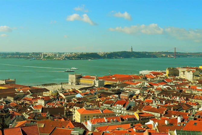 Private 4-hour city tour of Lisbon with driver & official guide w/ Hotel pick up - Discovering Lisbon in Four Hours: A Detailed Look