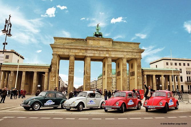 Private 4h Berlin Discovery Tour in an Oldtimer Volkswagen Beetle - Exploring Berlin in a Vintage VW Beetle
