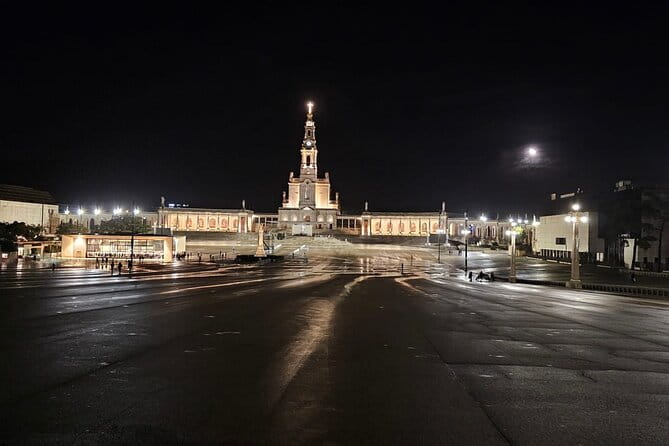 Private 5H Tour of Fatima from Lisbon - The Chapel of Apparitions: A Sacred Moment