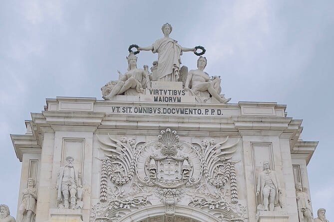 Private 6 or 10 Food Tasting and City Highlights Tour in Lisbon - Exploring Lisbon’s Food Scene and City Highlights