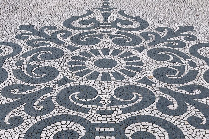 Private 6 or 10 Food Tasting and City Highlights Tour in Lisbon - Logistics and Practical Considerations