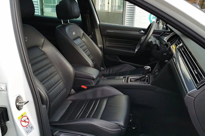 Private Airport and City Transfer in Panoramic Roof Station Wagon - A Detailed Look at the Private Airport and City Transfer in Vienna’s Panoramic Roof Station Wagon