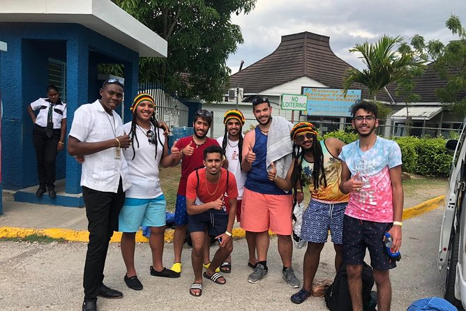 Private Airport Round Trip Transfer From Montego Bay Airport to Ocho Rios - Customization and Private Tour