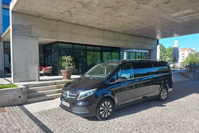 Private Airport Transfer from Porto to the Airport - When to Book and Cancellation Policies