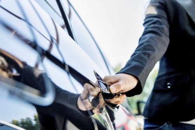 Private airport transfer: from the airport to the city of Luxembourg - The Booking Experience and Customer Support