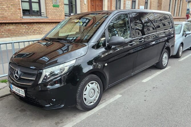 Private airport transfer in Vienna for up to 8 people in minibus - Why choose this transfer in Vienna?