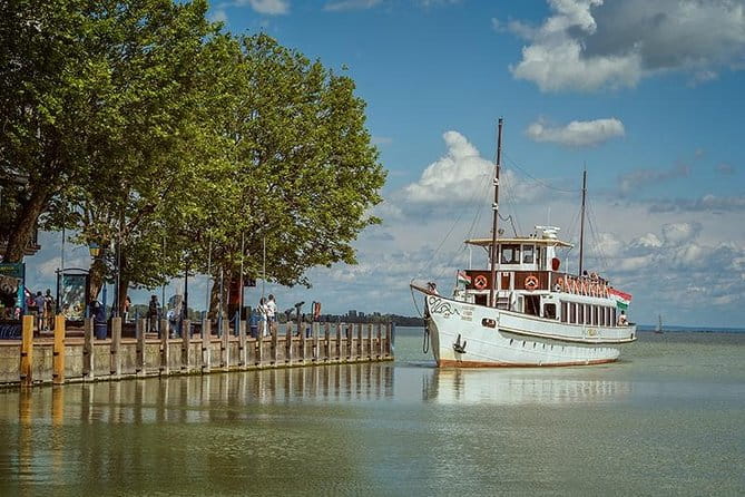 Private All Day Lake Balaton Tour from Budapest with lunch - FAQ