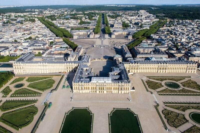 Private and Royal Getaway to Versailles with Return Included - Comfort and Convenience in Transportation