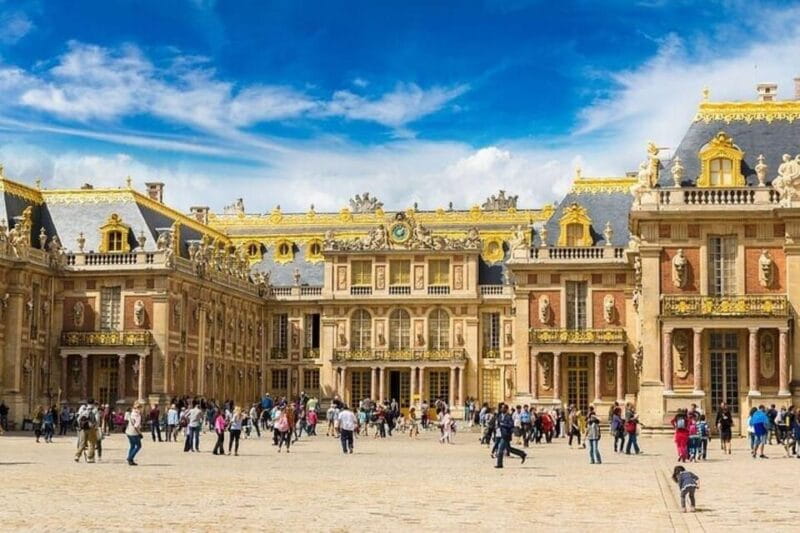 Private and Royal Getaway to Versailles with Return Included - FAQ