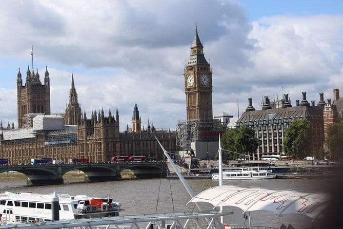 Private Arrival or Departure Transfer: Heathrow Airport to Luton Airport - Why This Transfer Could Be a Great Choice