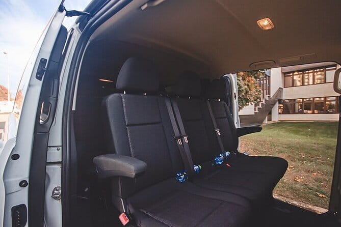 Private ARRIVAL Transfer by MINIVAN Mercedes Vito 8+1pax - The Logistics of Your Prague Airport Transfer