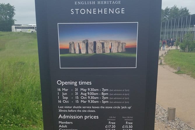 Private Arrival Transfer: Heathrow Airport to London with Stopover at Stonehenge - Who Would Love This Experience?