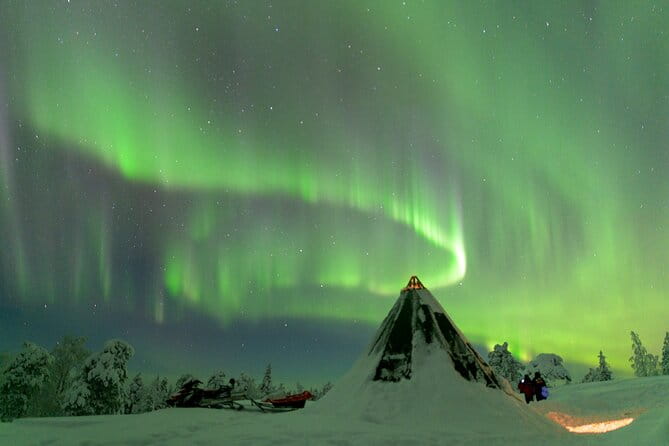 Private Aurora Tour (5 or more) by Aurora Experts - Rovaniemi - The Arctic Night: A Deep Dive into the Aurora Experience