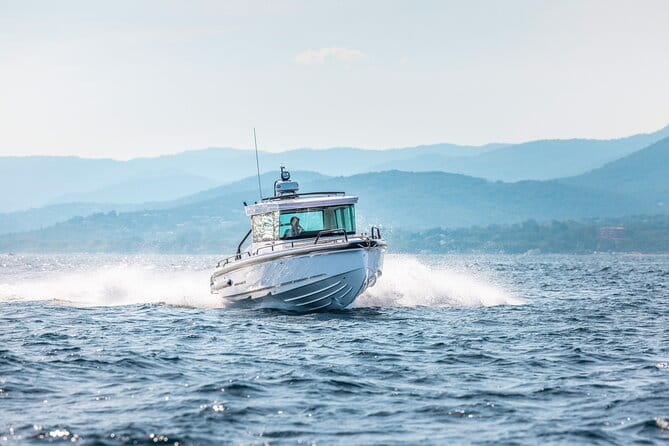 Private Axopar 37 MotorYacht Cruise in Santorini w/ Snack & Drink - Key points / Takeaways