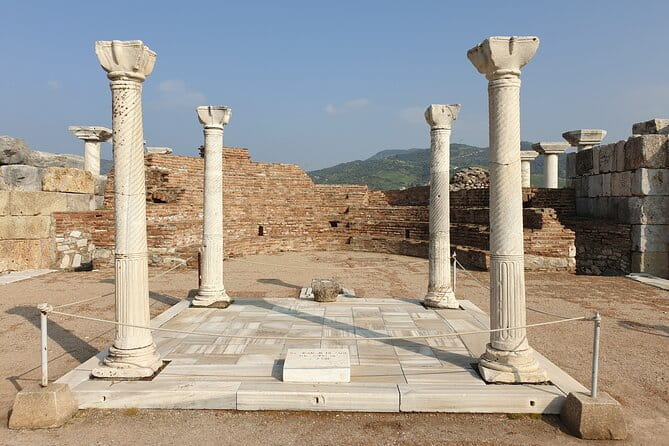 Private Biblical Ephesus Full-Day Tour From Izmir - Dining and Comfort: Turkish Lunch and Transportation