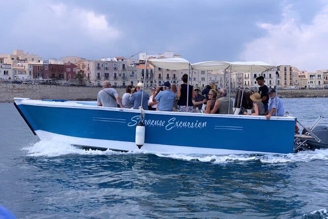 Private boat tour 1h Ortigia and caves with tales - FAQs