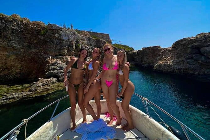 Private Boat Tour at Comino's Blue Lagoon and Crystal Lagoon - Key Points