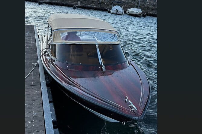 Private boat tour Como wood classic boat - Key points / Takeaways