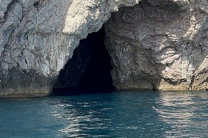 Private boat tour Giardini Naxos Taormina with platter and wine - Who Would Love This Experience?
