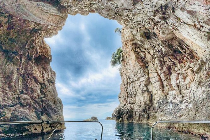 Private Boat Tour to Elafiti Islands - Accessibility and Restrictions