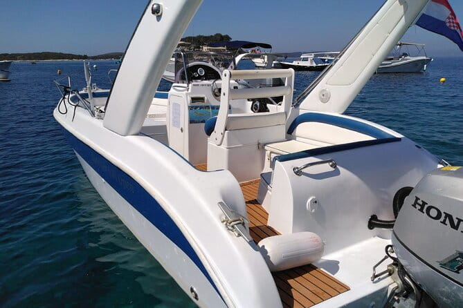 Private Boat Tour to Red Rocks and Paklinski Islands. - Who Might Love This Tour?